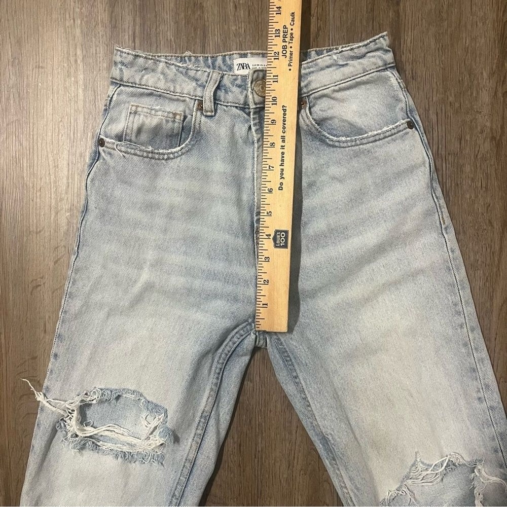 Zara Ripped Mom Fit Jeans Light Wash Blue US Size 2 Distressed High Waist - Picture 4 of 9